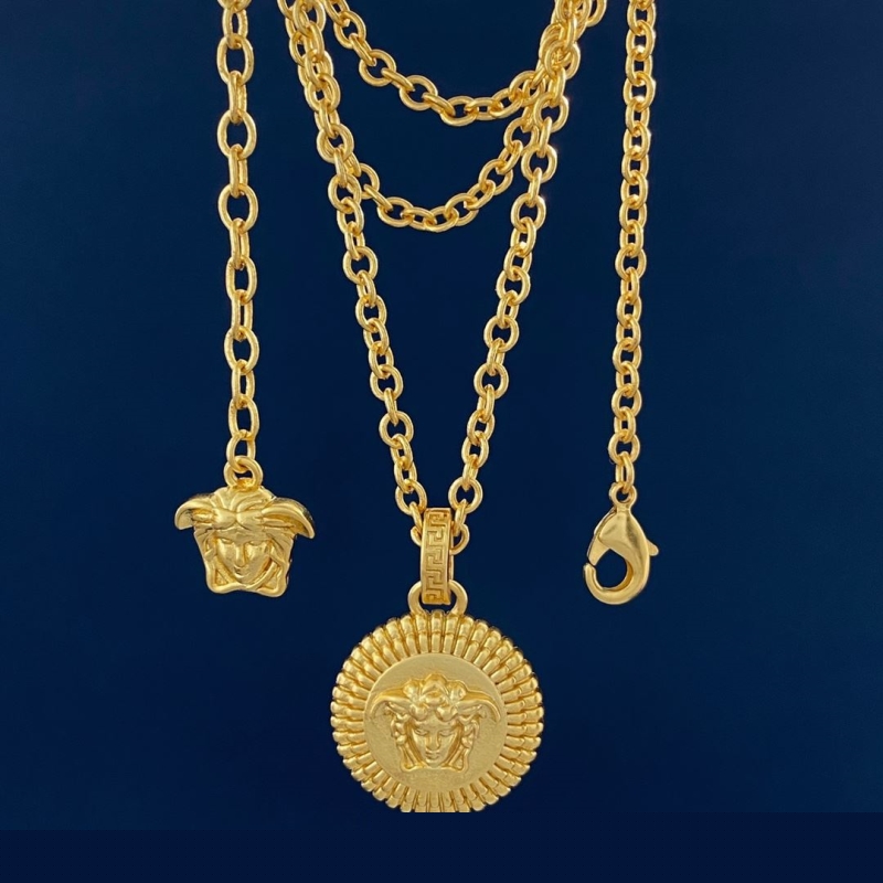 VERSACE